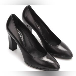Tod's Womens Classic Leather Pumps 8.5 excellent